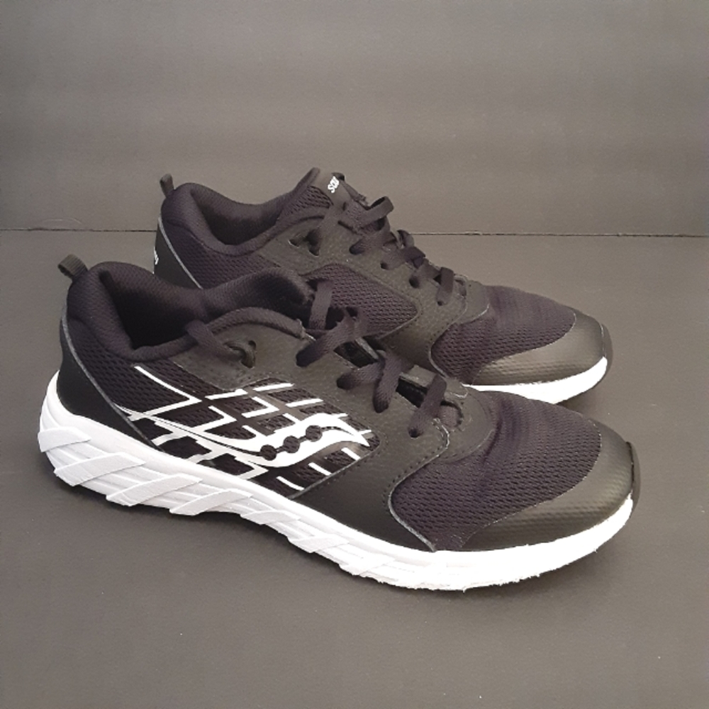 SAUCONY WIND 2.O BLACK/WHITE LACE UP LEATHER MESH SNEAKERS BIG KID 5 - Women 6.5